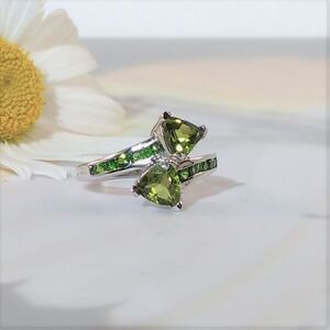 Vesuvianite and Chrome Diopside Bypass Ring Size 7.25